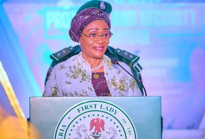 REMI TINUBU PARADES HERSELF IN US, EATING IN FANCY RESTAURANTS WHILE DENYING CHRISTIAN GENOCIDE THAT CLAIMED OVER 300 LIVES IN 72 HOURS — JUDD SAUL