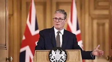 UK TO BAN SOCIAL MEDIA ACCESS FOR CHILDREN UNDER 16