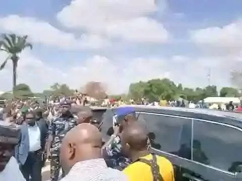 ANGRY BENUE YOUTHS BLOCK GOVERNOR ALIA'S CONVOY 1 19228848 fbimg1745146748268 jpeg96022338d3cf391ce87226e96f9c29f8 1