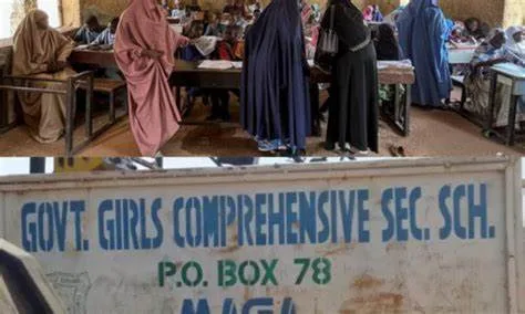 NIGERIAN GOVT KNOWS WHO THE BANDITS ARE - SENATOR, CONDEMNS HANDLING OF KEBBI SCHOOLGIRLS' KIDNAPPING 1 th 4 3