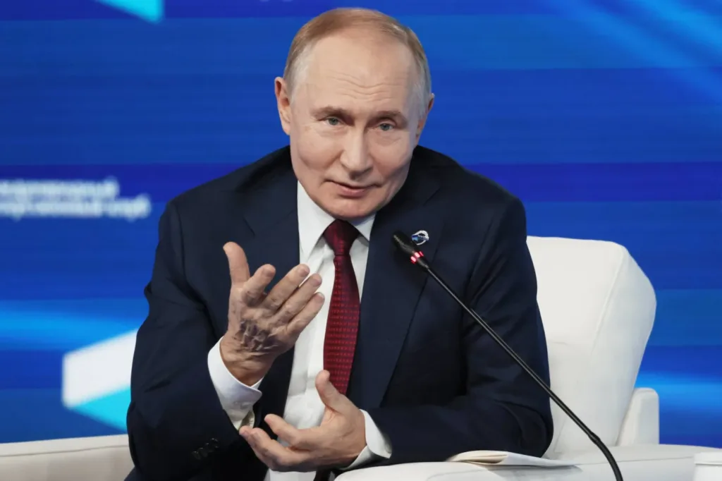PUTIN PRAISES IRANIAN PEOPLE FOR THEIR RESISTANCE TO THE US
