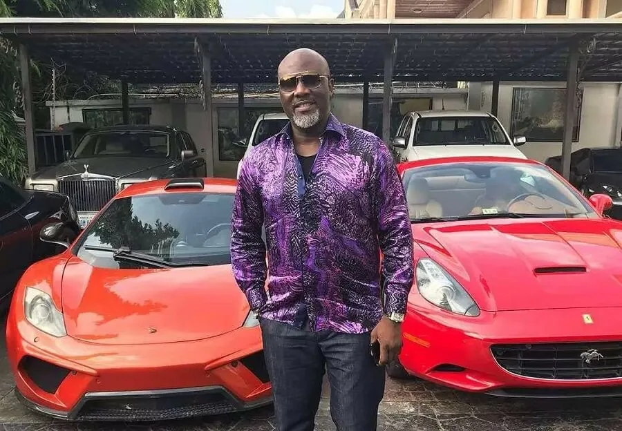 MOMENT DINO MELAYE LED PROTESTERS TO SING OLD NATIONAL ANTHEM