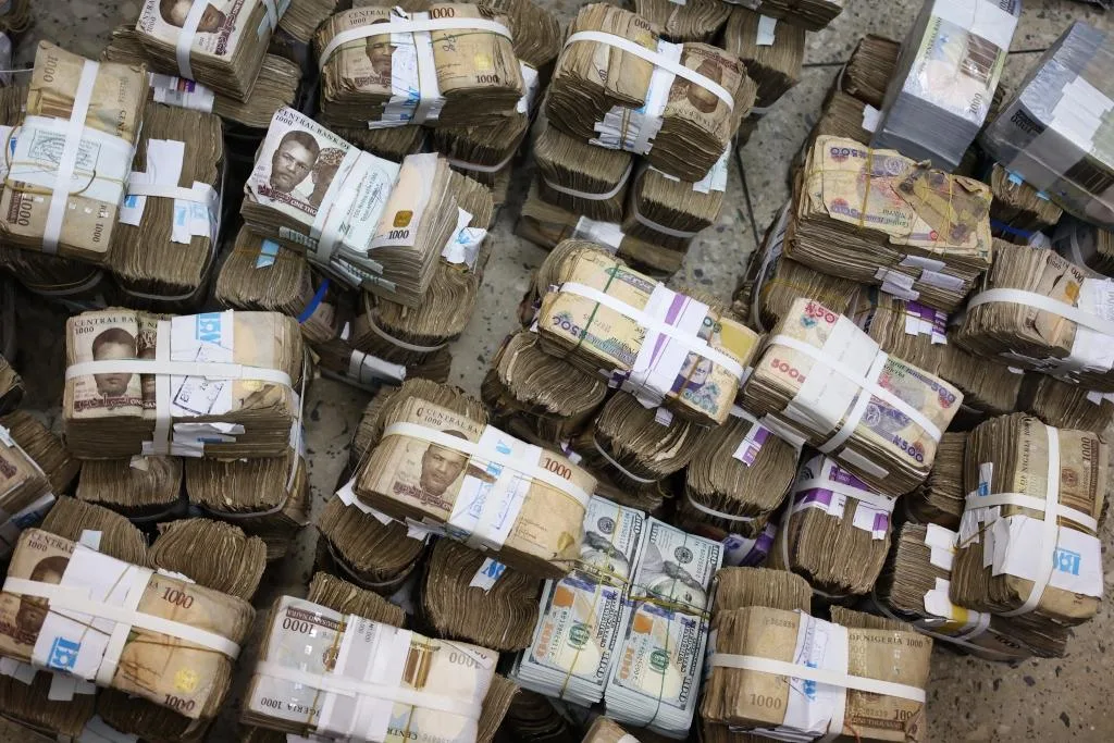 ‎WHY NIGERIANS KEEP N9 OF EVERY N10 NOTES OUTSIDE BANK