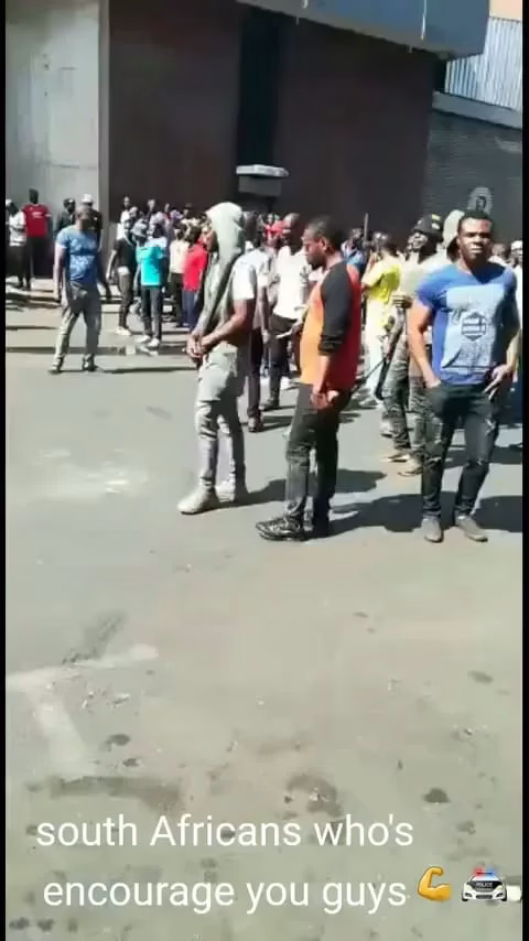 SOUTH AFRICA XENOPHOBIA ATTACKS:    NIGERIANS FIGHT BACK